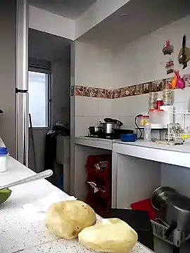 Snapshot of Brenda_Berck_ chatting on 11-04-25, 12:04 Brenda Berck online show from 11-04-25, 12:04