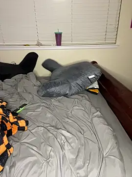 Kira tattoo online show from 01-10-25, 05:26