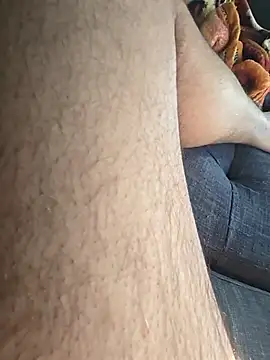 Snapshot of vikki432 chatting on 03-01-26, 09:28 vikki432 online show from 03-01-26, 09:28