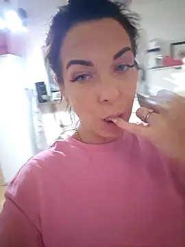 Almmaxxxx online show from 10-30-25, 05:02