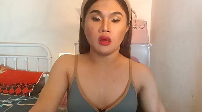 Snapshot of JustineBIGCUM chatting on 02-10-25, 01:11 JustineBIGCUM online show from 02-10-25, 01:11