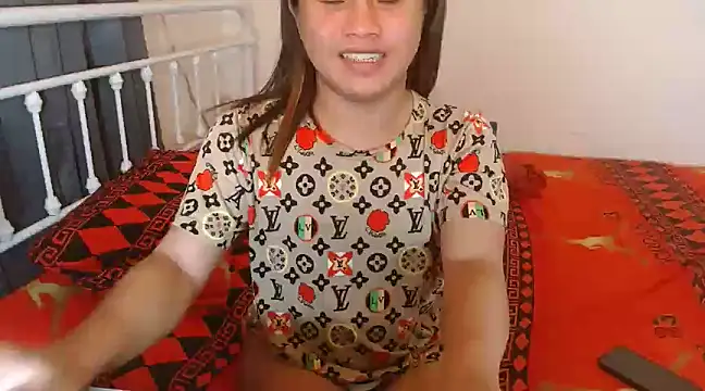 Snapshot of JustineBIGCUM chatting on 03-22-25, 03:20 JustineBIGCUM online show from 03-22-25, 03:20