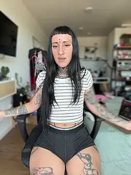 Snapshot of samisamsx chatting on 10-20-25, 05:13 samisamsx online show from 10-20-25, 05:13