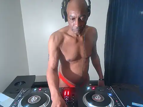 Snapshot of longdick4you8686 chatting on 02-23-25, 02:07 longdick4you8686 online show from 02-23-25, 02:07