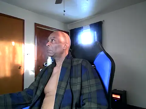 Snapshot of longdick4you8686 chatting on 03-10-25, 12:37 longdick4you8686 online show from 03-10-25, 12:37