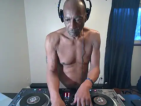 Snapshot of longdick4you8686 chatting on 03-16-25, 10:53 longdick4you8686 online show from 03-16-25, 10:53