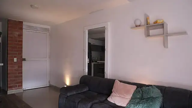  Vahos  online show from 10-19-25, 05:13