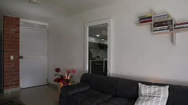  Vahos  online show from 11-04-25, 05:23