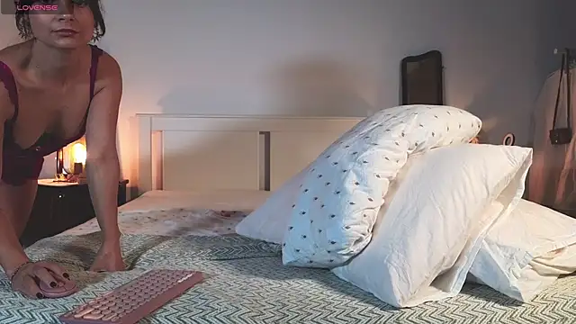 Sellena love online show from 10-23-25, 10:08