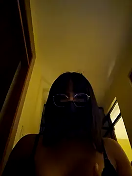 Snapshot of Latin_summer chatting on 09-24-25, 02:59 Latin summer online show from 09-24-25, 02:59