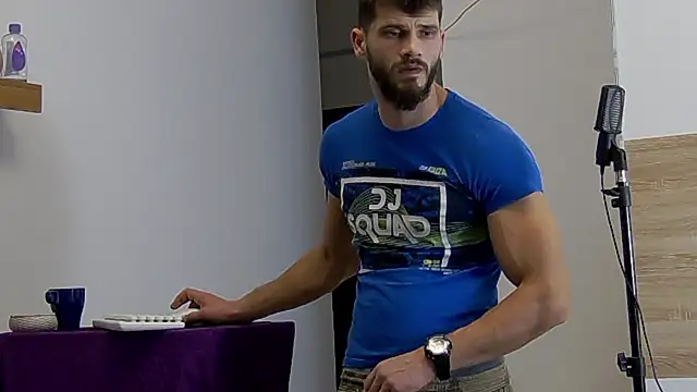 Snapshot of MauroTwin chatting on 01-12-25, 04:08 MauroTwin online show from 01-12-25, 04:08