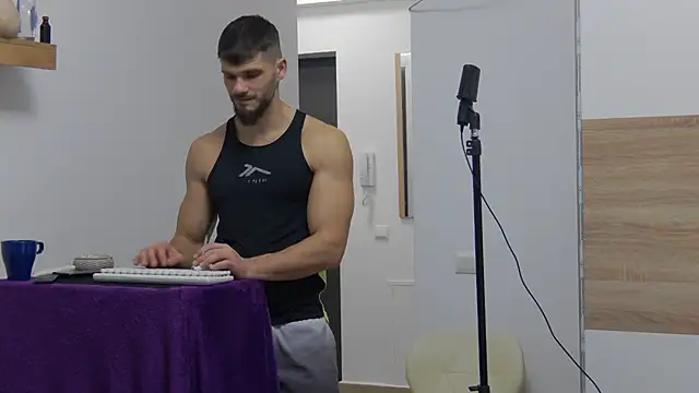 Snapshot of MauroTwin chatting on 01-16-25, 05:12 MauroTwin online show from 01-16-25, 05:12