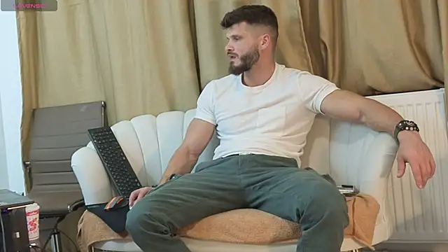 Snapshot of MauroTwin chatting on 10-18-25, 05:57 MauroTwin online show from 10-18-25, 05:57