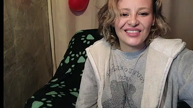 Snapshot of dagny-jo chatting on 02-27-25, 02:42 dagny-jo online show from 02-27-25, 02:42