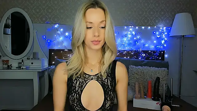 MiaBeeXX online show from 10-03-25, 12:24