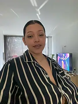 Snapshot of MarcellaGriffin chatting on 02-07-25, 02:47 MarcellaGriffin online show from 02-07-25, 02:47