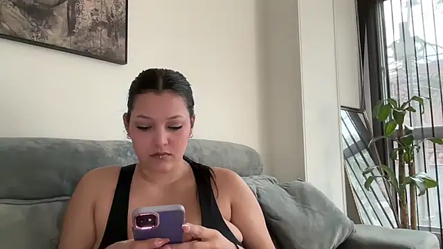 Snapshot of MarcellaGriffin chatting on 03-04-25, 01:28 MarcellaGriffin online show from 03-04-25, 01:28