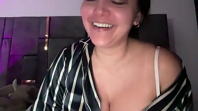 Snapshot of MarcellaGriffin chatting on 03-23-25, 05:10 MarcellaGriffin online show from 03-23-25, 05:10