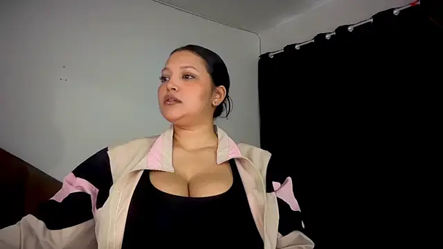 Snapshot of MarcellaGriffin chatting on 11-10-25, 09:25 MarcellaGriffin online show from 11-10-25, 09:25