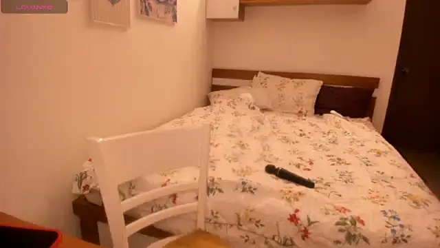 Snapshot of alisiaparril chatting on 11-15-25, 11:18 alisiaparril online show from 11-15-25, 11:18