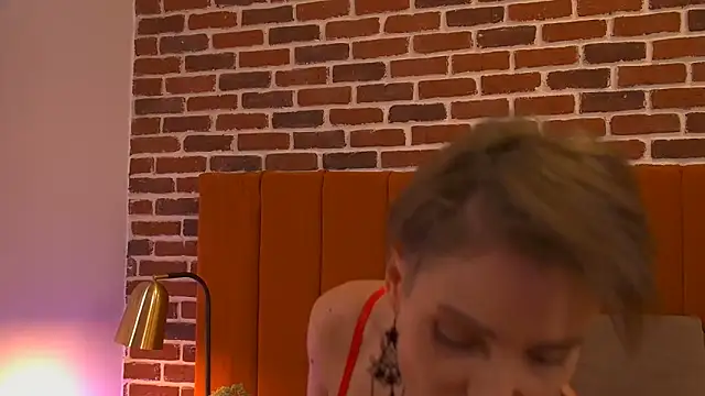 Snapshot of Mellisandre chatting on 12-02-25, 07:31 Mellisandre online show from 12-02-25, 07:31