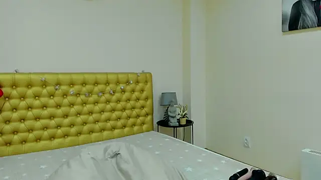 Snapshot of AlmaFancy chatting on 12-30-24, 06:53 AlmaFancy online show from 12-30-24, 06:53