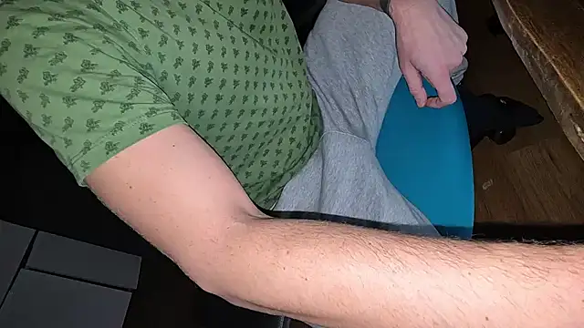 -luckybong- online show from 12-13-24, 10:02