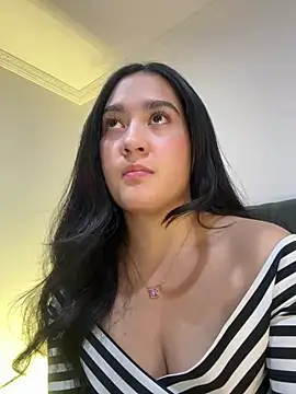 Nina lovi online show from 12-20-24, 11:05