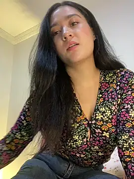 Nina lovi online show from 12-28-24, 01:39