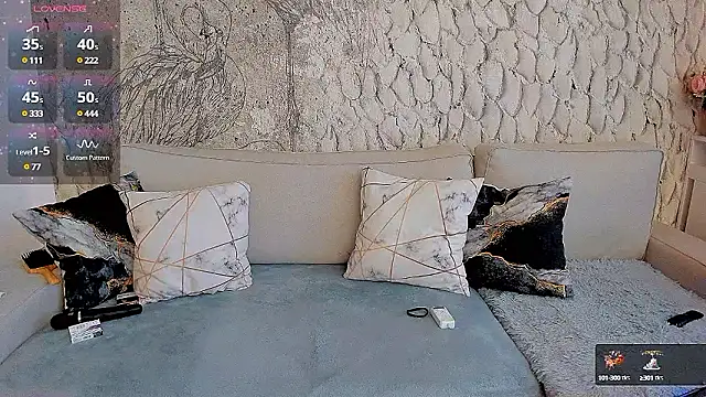 Snapshot of _MarryGirl_ chatting on 12-08-24, 02:30 MarryGirl online show from 12-08-24, 02:30