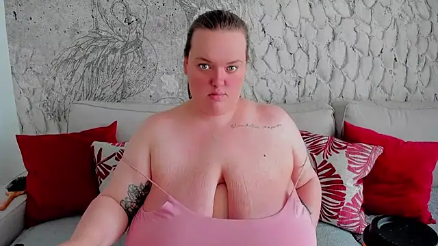 Snapshot of _MarryGirl_ chatting on 03-23-25, 06:05 MarryGirl online show from 03-23-25, 06:05