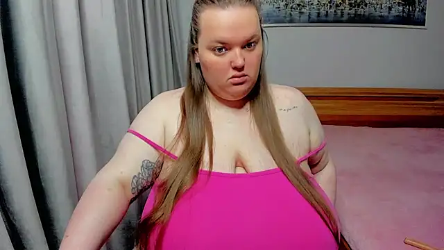 Snapshot of _MarryGirl_ chatting on 10-02-25, 01:40 MarryGirl online show from 10-02-25, 01:40