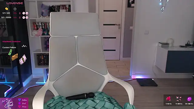 Snapshot of Emma_Bryan chatting on 09-27-25, 08:58 Emma Bryan online show from 09-27-25, 08:58