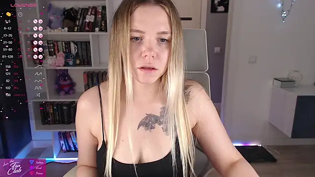 Snapshot of Emma_Bryan chatting on 11-04-25, 09:25 Emma Bryan online show from 11-04-25, 09:25