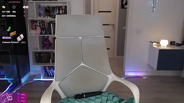 Snapshot of Emma_Bryan chatting on 02-15-26, 09:55 Emma Bryan online show from 02-15-26, 09:55