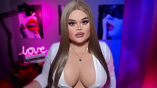 Snapshot of KarolinaThompson chatting on 01-06-26, 07:56 KarolinaThompson online show from 01-06-26, 07:56