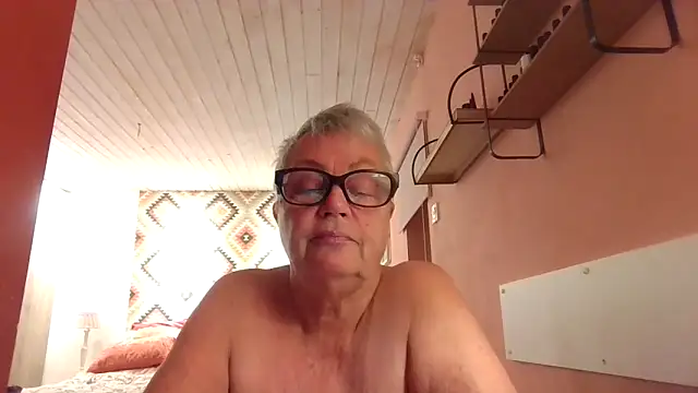 GrannyChrissy68 online show from 12-04-25, 02:59