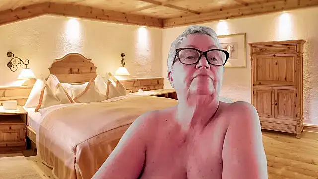 GrannyChrissy68 online show from 02-20-26, 06:08