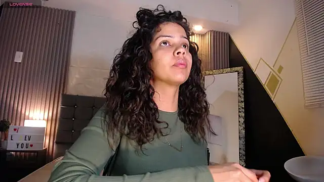 Snapshot of ximena_diaz chatting on 12-13-24, 07:43 ximena diaz online show from 12-13-24, 07:43