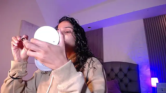 Snapshot of ximena_diaz chatting on 02-17-25, 09:52 ximena diaz online show from 02-17-25, 09:52