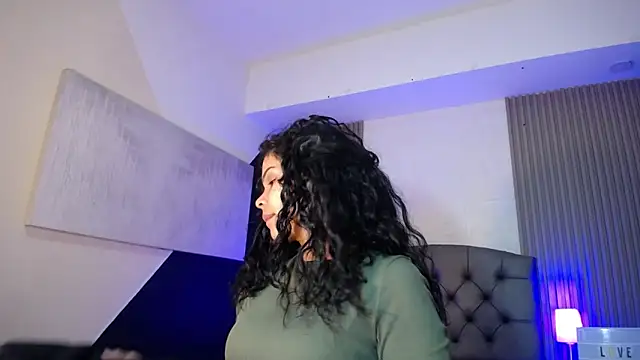 Snapshot of ximena_diaz chatting on 03-17-25, 09:34 ximena diaz online show from 03-17-25, 09:34