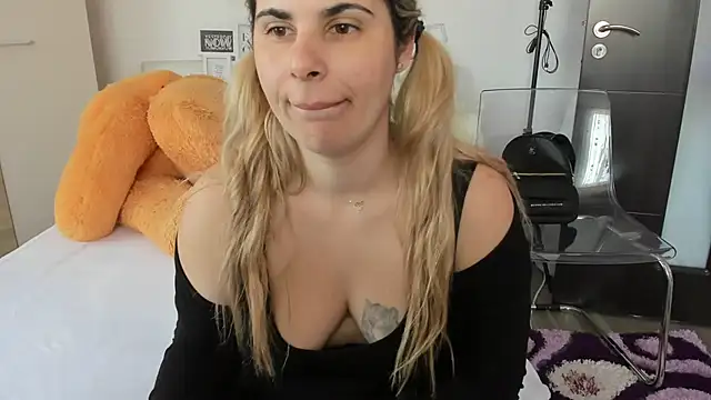 sweetemy4u online show from 03-22-25, 10:49