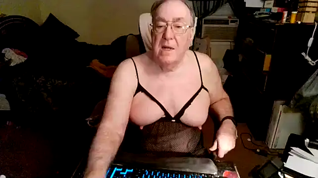 Toastir online show from 12-18-24, 01:34