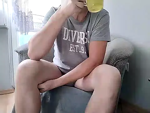 grzes19763 online show from 02-13-25, 12:32