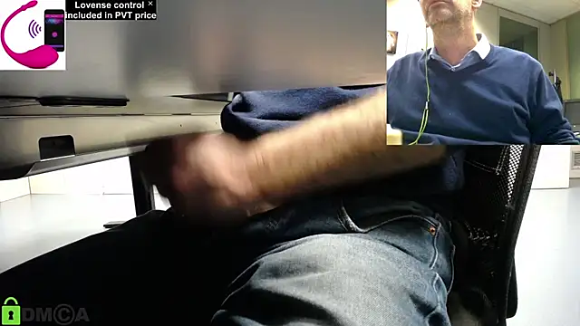 Snapshot of pliko chatting on 11-13-25, 03:55 pliko online show from 11-13-25, 03:55