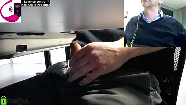 Snapshot of pliko chatting on 12-05-25, 10:13 pliko online show from 12-05-25, 10:13