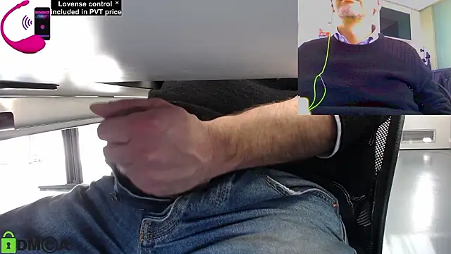 Snapshot of pliko chatting on 02-05-26, 02:11 pliko online show from 02-05-26, 02:11