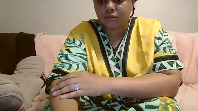 Snapshot of beautylovess chatting on 09-26-25, 02:10 beautylovess online show from 09-26-25, 02:10