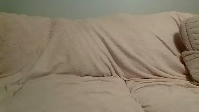 Snapshot of beautylovess chatting on 11-01-25, 07:10 beautylovess online show from 11-01-25, 07:10