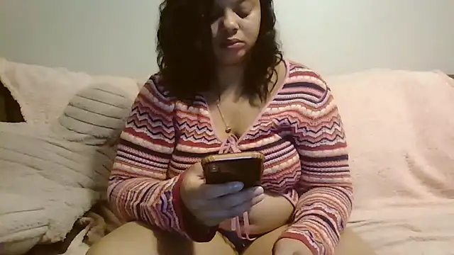 Snapshot of beautylovess chatting on 11-08-25, 06:02 beautylovess online show from 11-08-25, 06:02